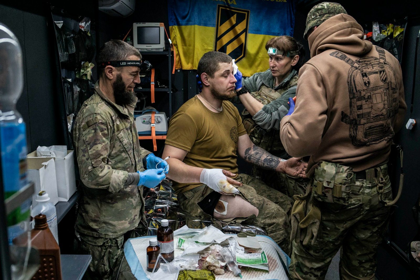 Medical team working inside a deployed ORTAN module